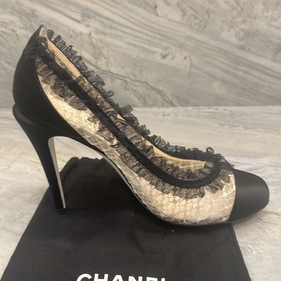 CHANEL Black & Nude Lace Mesh Satin CC Cap Toe Heels - Picture 6 of 10